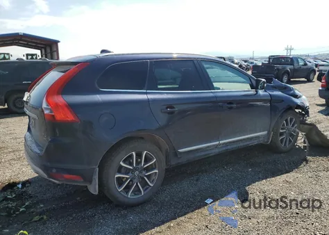 2017 Volvo Xc60 T6 Dynamic из США, поврежденный, VIN YV449MRR2H2075943